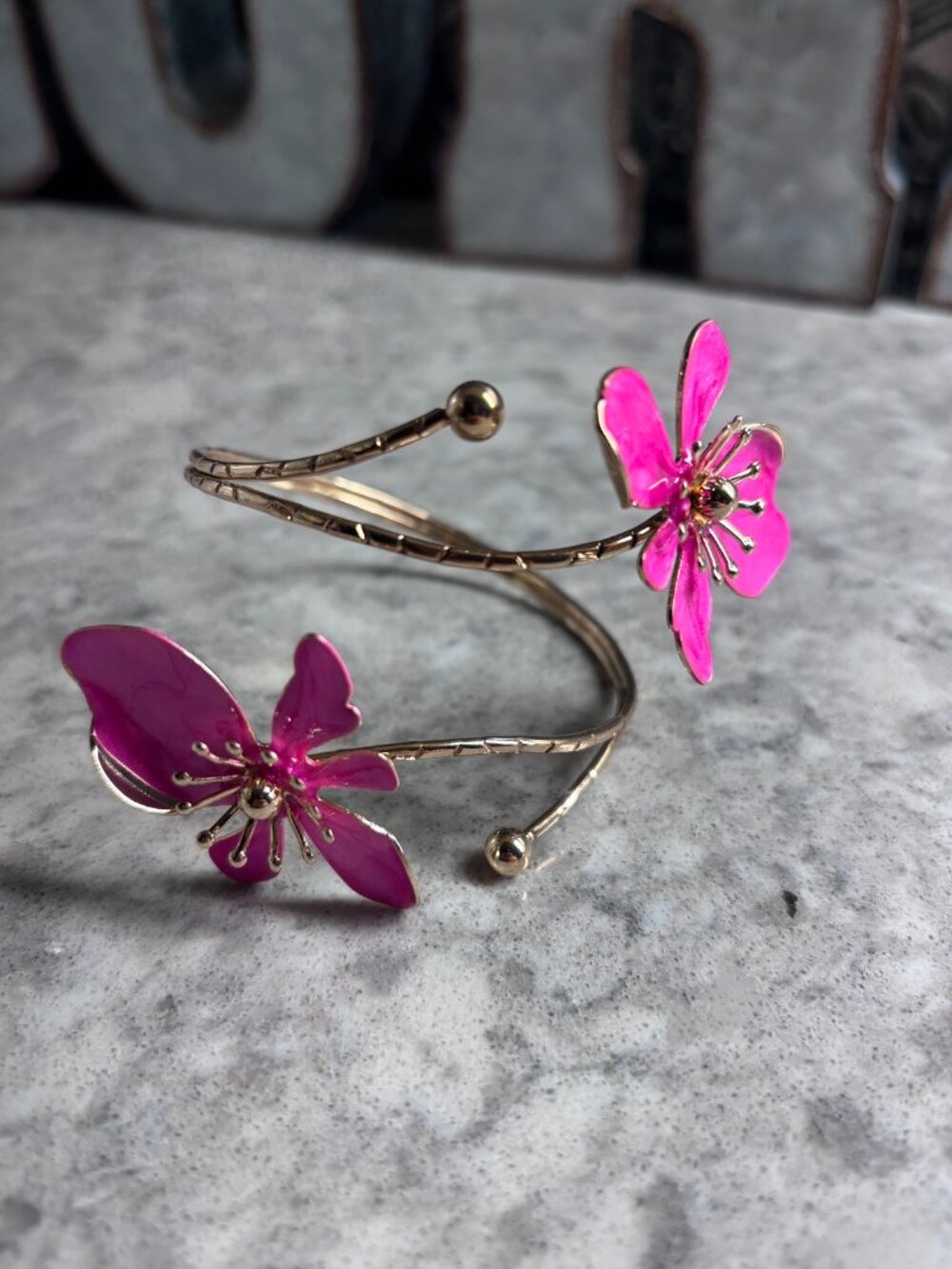 Flor Cuff - Hot Pink
